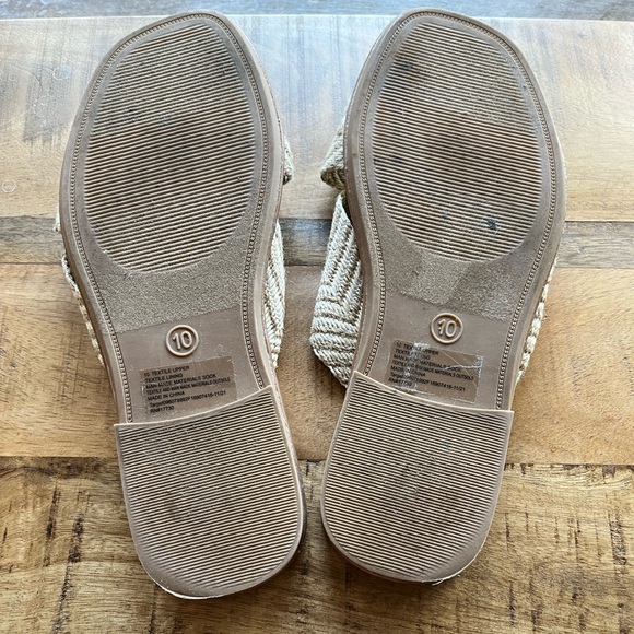 Universal Thread “Louise” Slide On Sandals - Size 10 - Picture 5 of 6